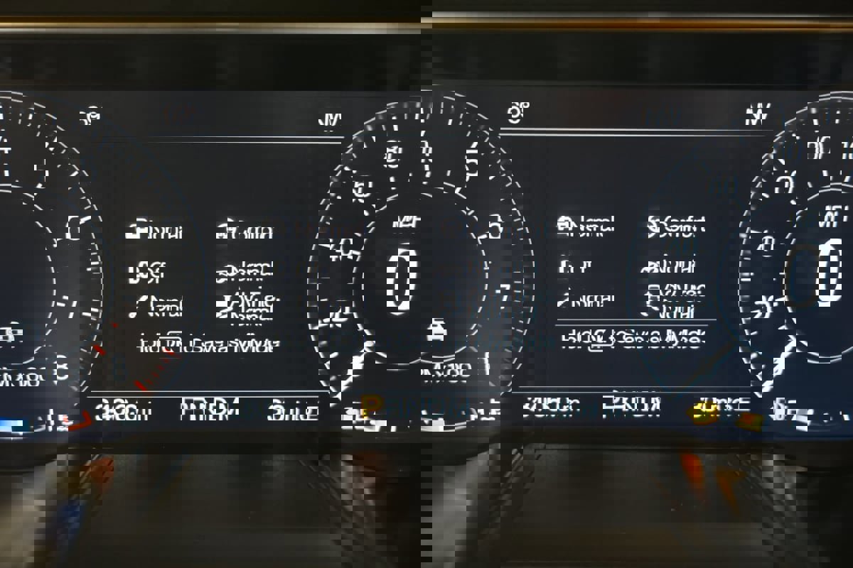 Used 2022 Ford Mustang Shelby GT500 w/ Carbon Fiber Track Pack image 11