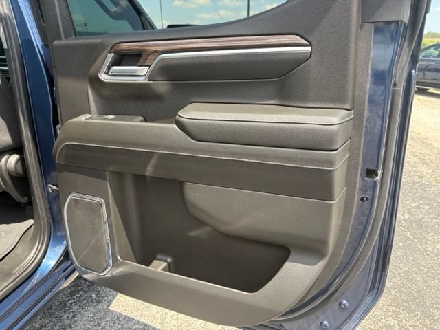 Used 2022 Chevrolet Silverado 1500 LT AWD/4WD image 30
