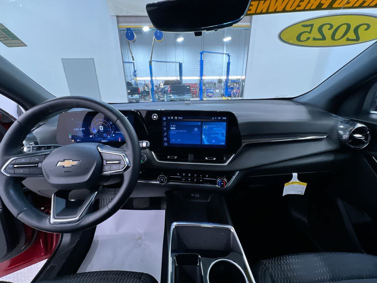 Used 2025 Chevrolet Equinox LT w/ Safety and Technology Package FWD image 22