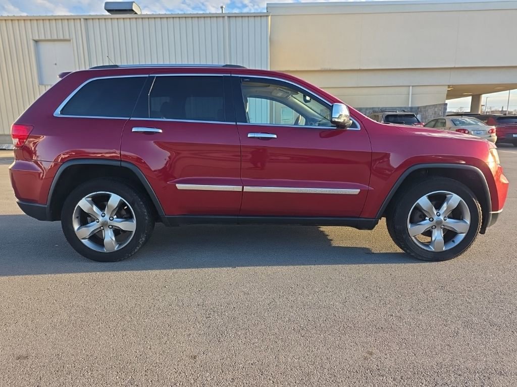 Used 2012 Jeep Grand Cherokee Overland image 4