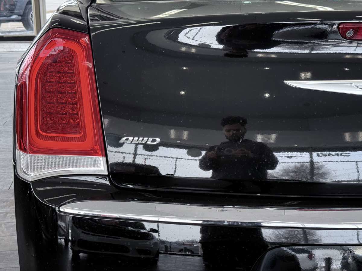 Used 2019 Chrysler 300 Touring L w/ Quick Order Package 22F image 15