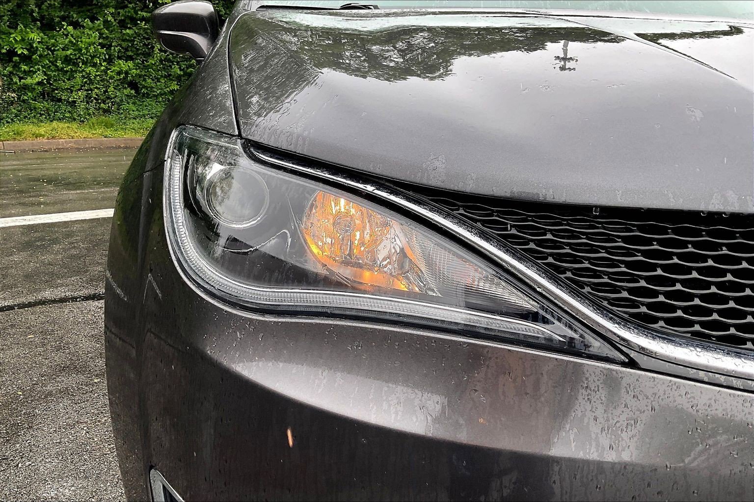 Used 2017 Chrysler Pacifica Touring-L FWD image 9