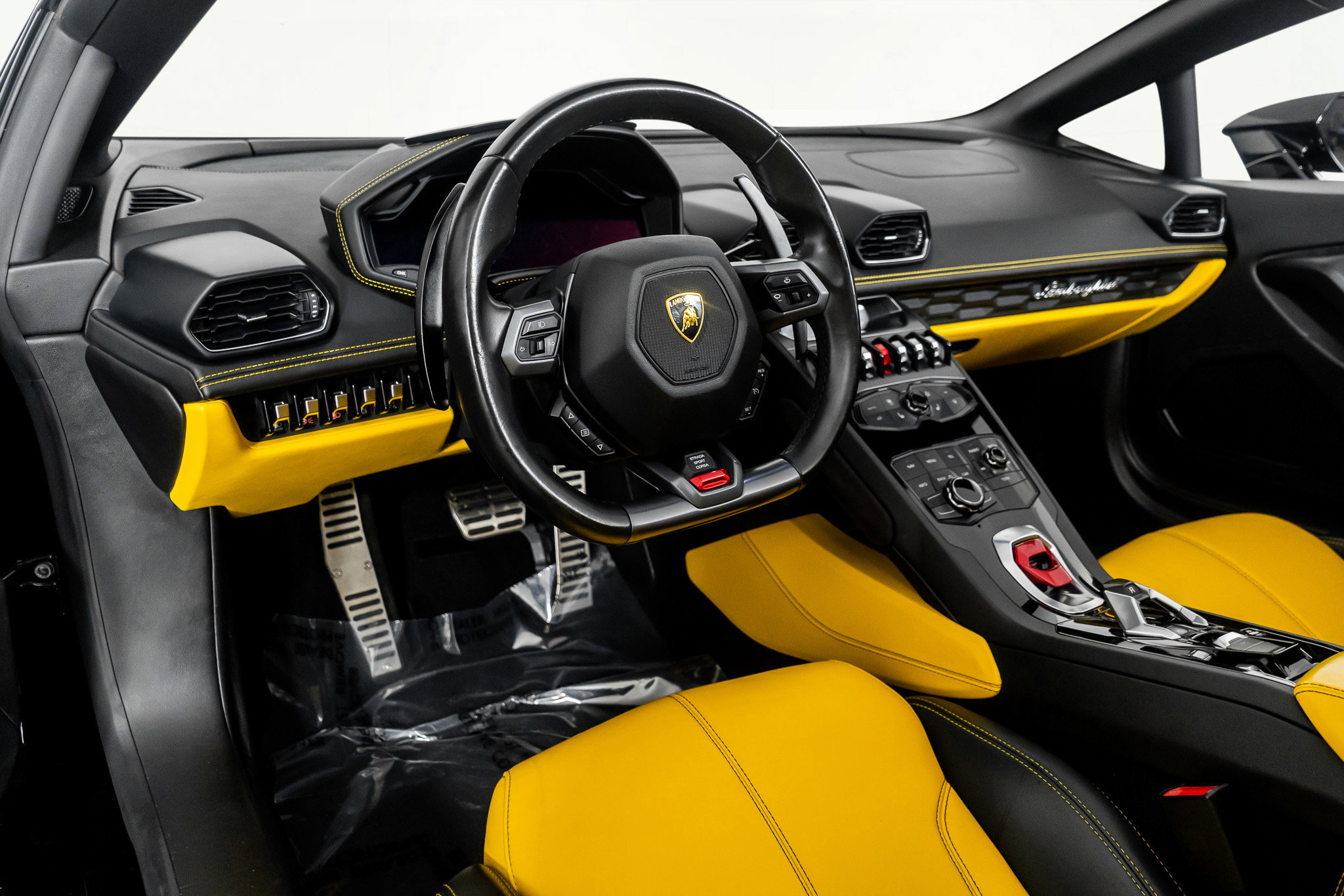 Used 2016 Lamborghini Huracan LP 610-4 image 2