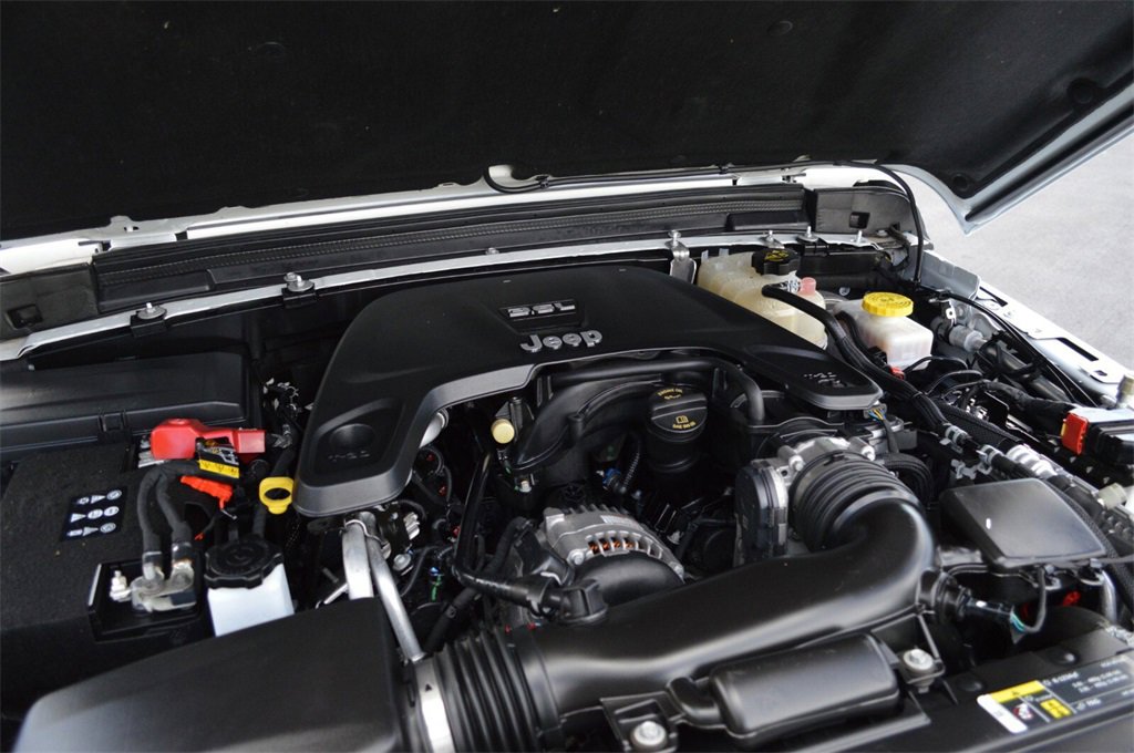 Used 2020 Jeep Wrangler Unlimited Sahara image 40