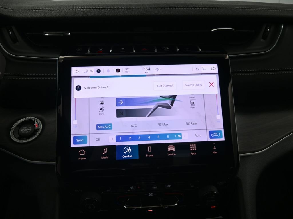 New 2025 Jeep Grand Cherokee L Limited w/ Luxury Tech Group II image 32