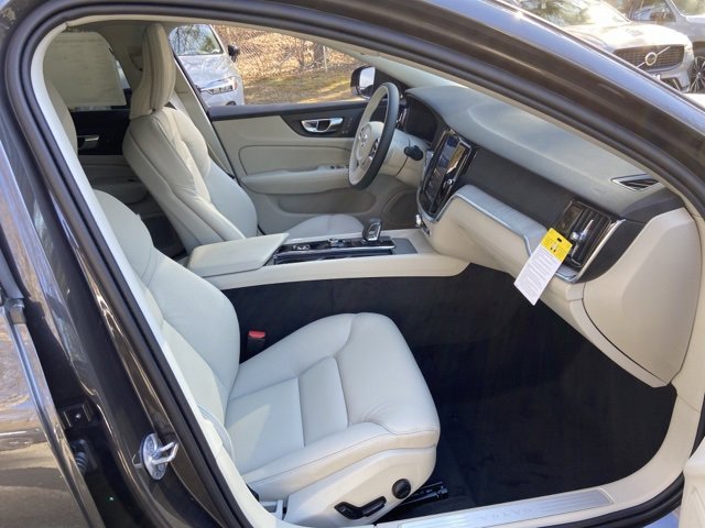 New 2025 Volvo V60 B5 Cross Country Plus w/ Protection Package Premier image 16