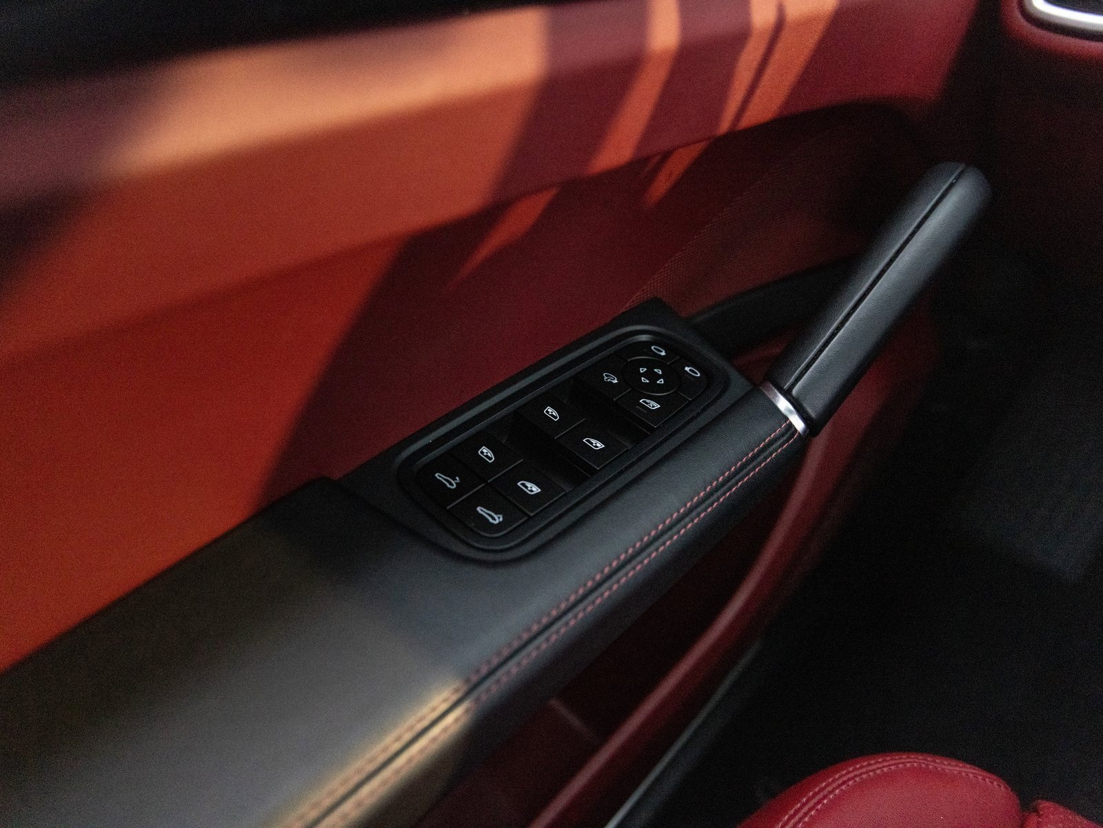 Used 2023 Porsche Cayenne image 21