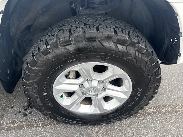 Used 2024 Toyota 4Runner SR5 Premium w/ Moonroof Package AWD/4WD image 14
