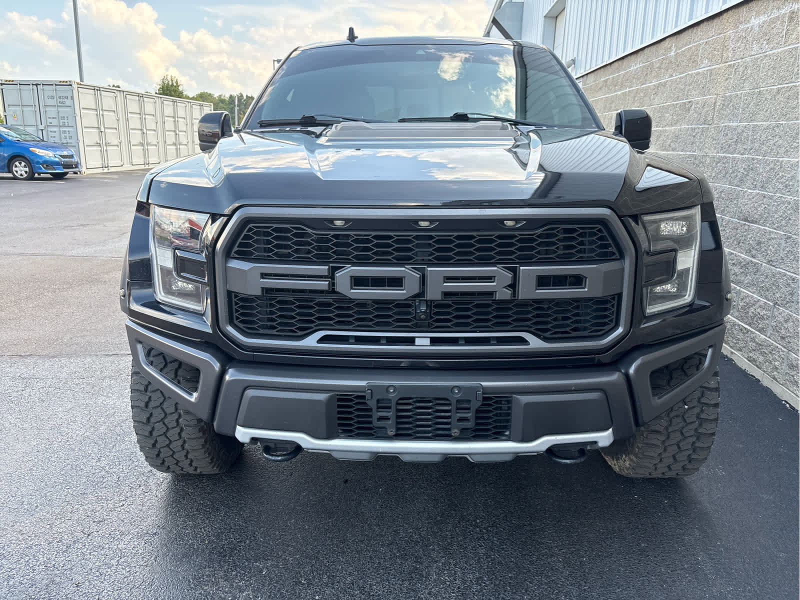 Used 2019 Ford F150 Raptor w/ Equipment Group 802A Luxury image 3