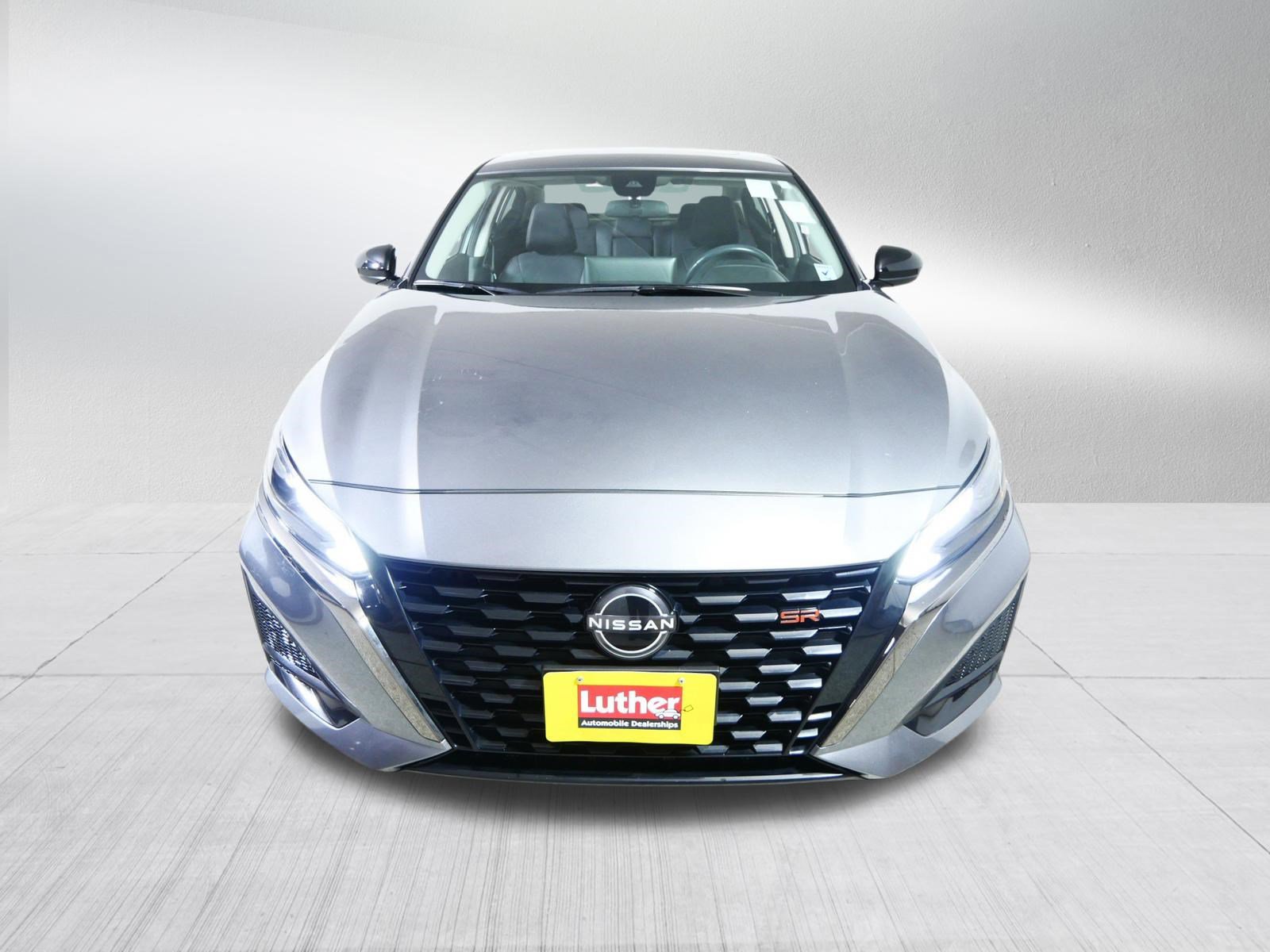 Used 2024 Nissan Altima 2.5 SR w/ SR Premium Package AWD/4WD image 2