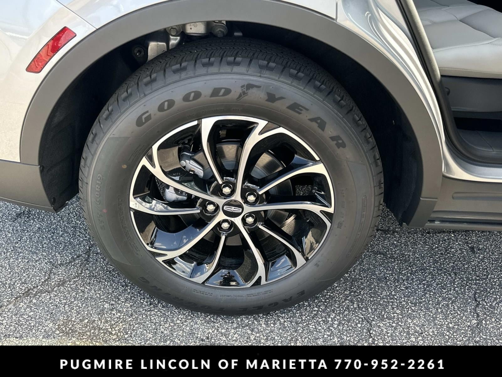 New 2026 Lincoln Nautilus Premier w/ Equipment Group 102A AWD/4WD image 18