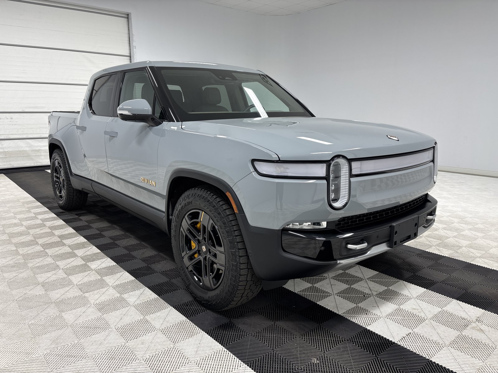 Used 2024 Rivian R1T Adventure AWD/4WD image 7