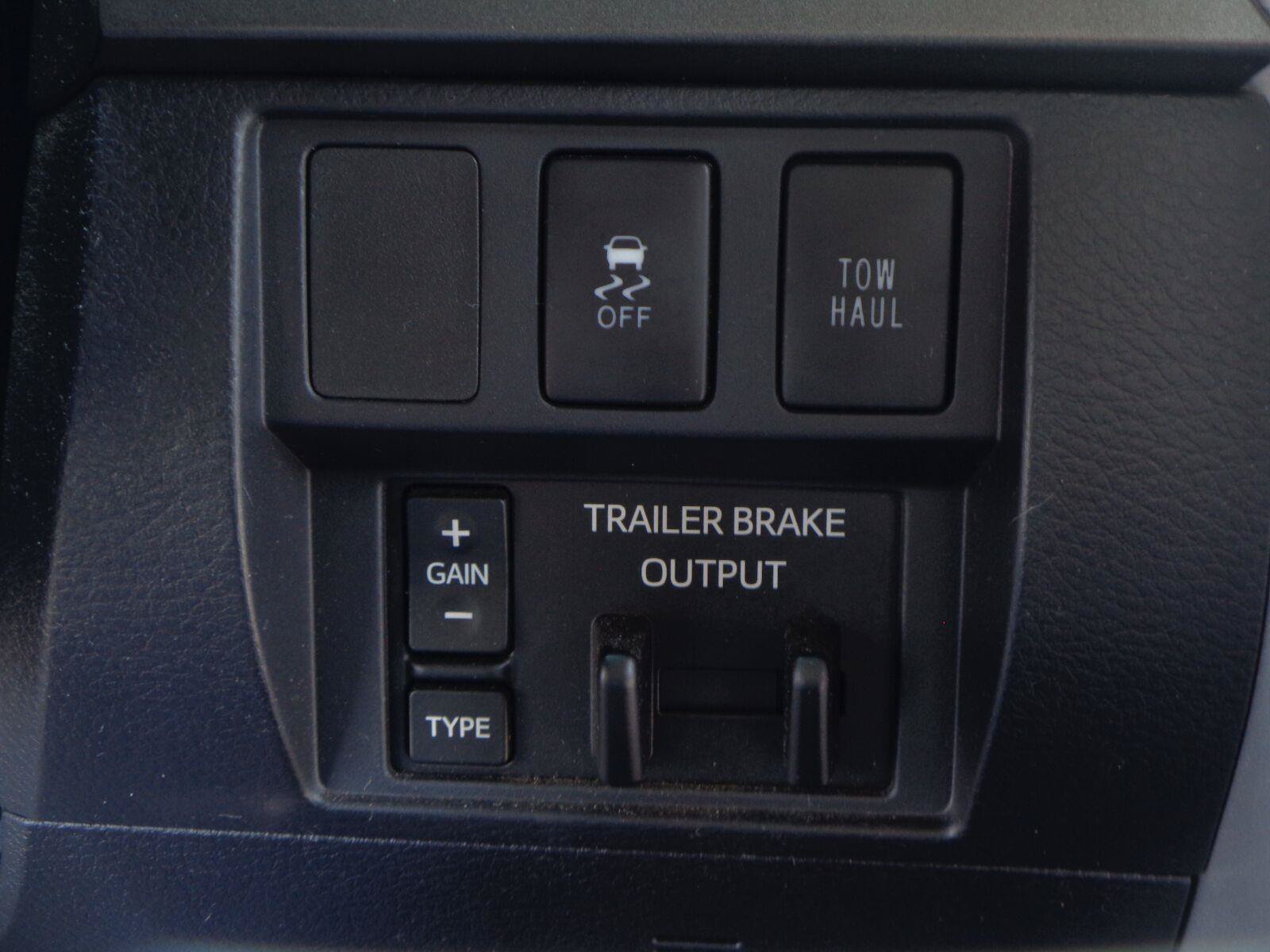 Used 2017 Toyota Tundra SR5 w/ TRD Off Road Package AWD/4WD image 13