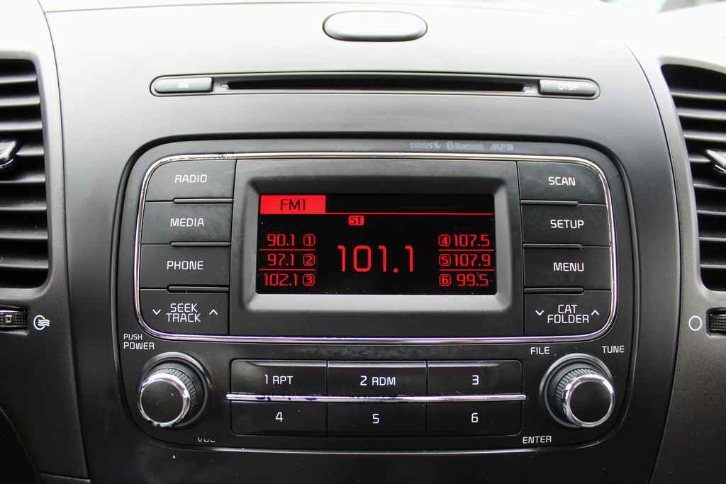 Used 2015 Kia Forte LX FWD image 17
