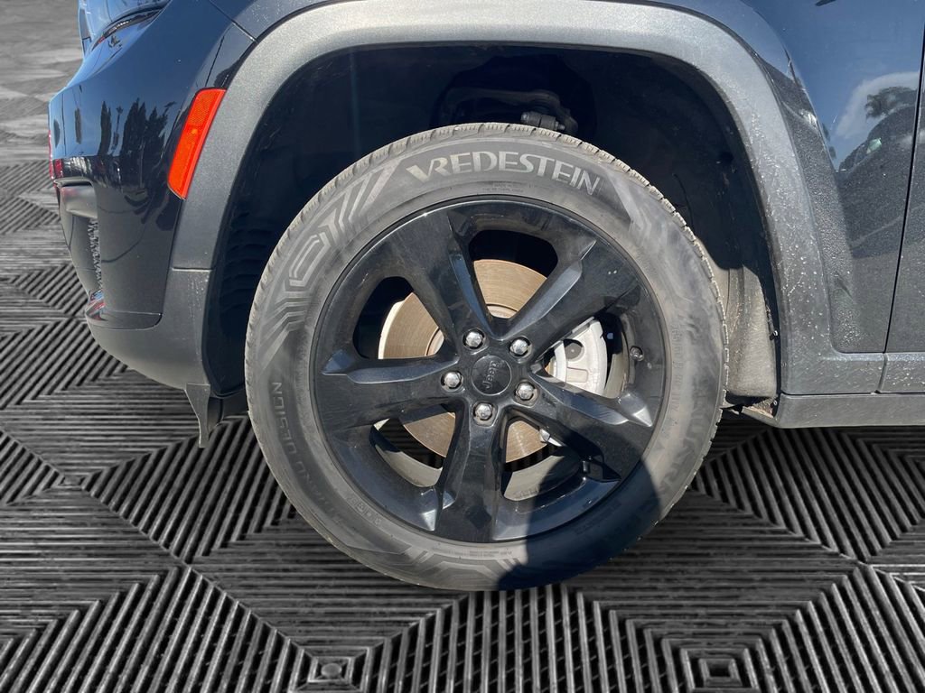 Used 2021 Jeep Grand Cherokee L Laredo image 37