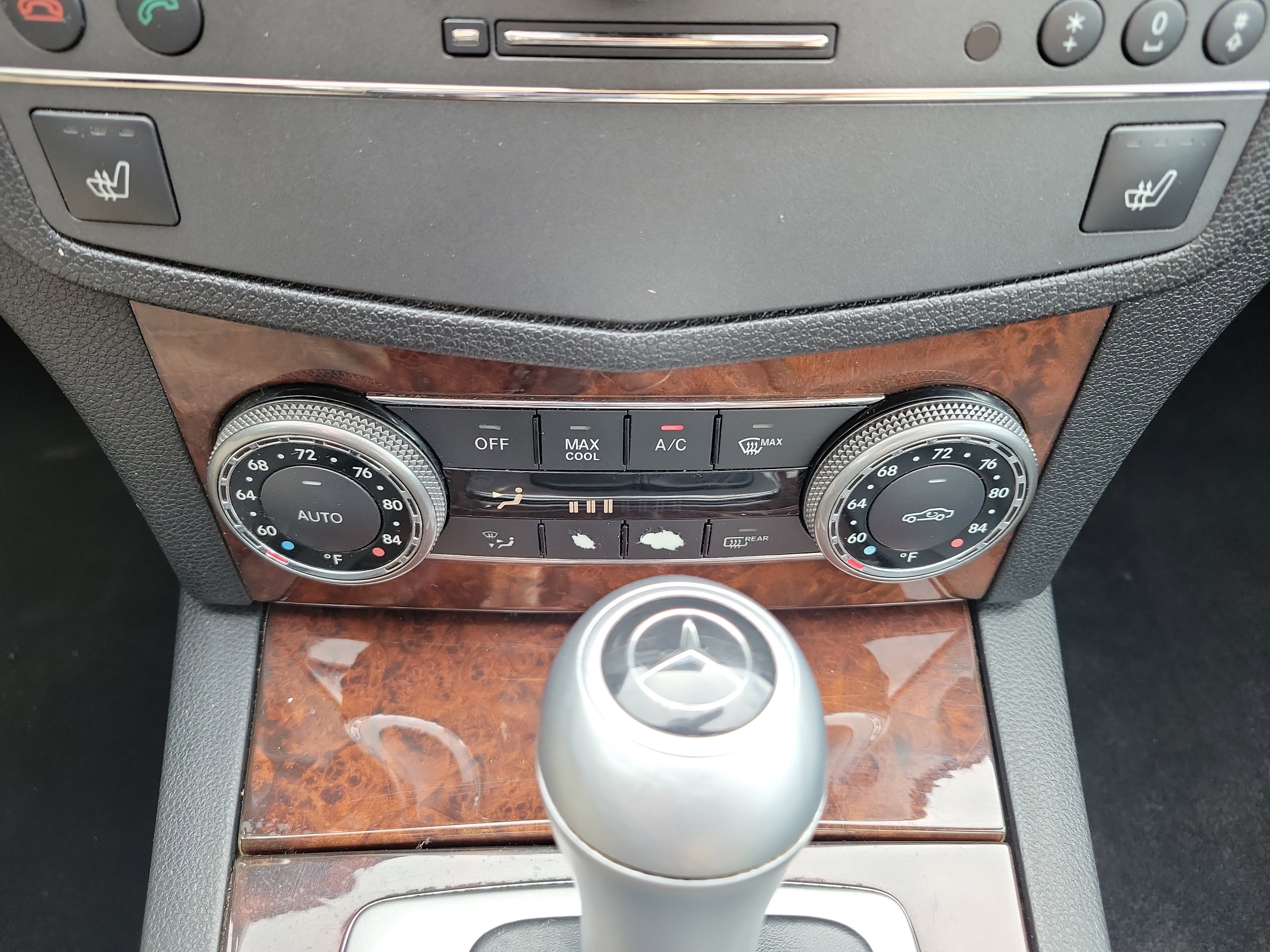 Used 2010 Mercedes-Benz C 300 Sedan image 32