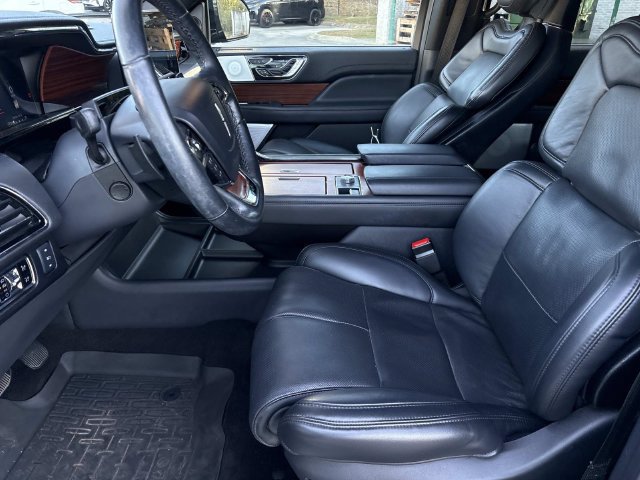 Used 2024 Lincoln Navigator Reserve AWD/4WD image 11