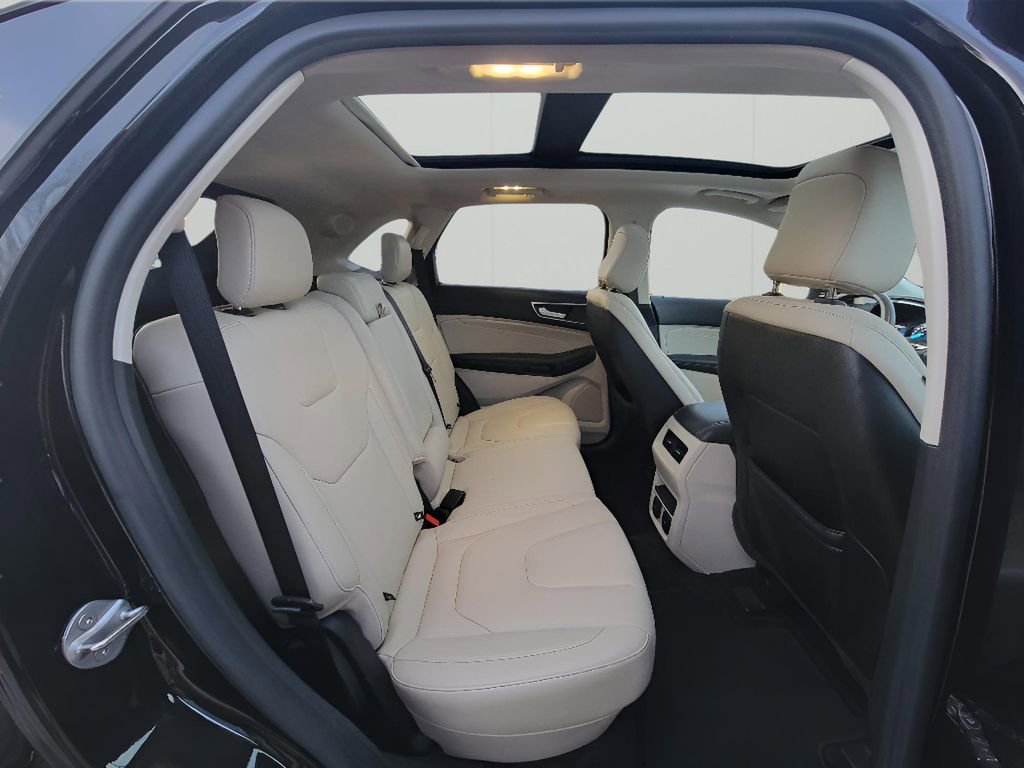 Used 2020 Ford Edge Titanium image 34