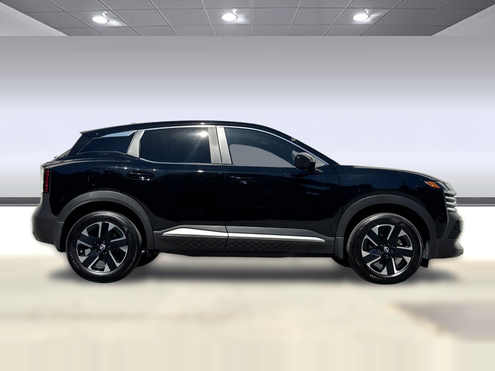 Used 2025 Nissan Kicks SV AWD/4WD image 7