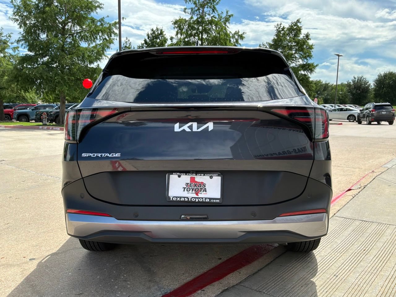 Used 2026 Kia Sportage LX FWD image 7