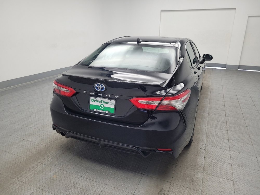 Used 2019 Toyota Camry SE w/ Sunroof Package FWD image 7
