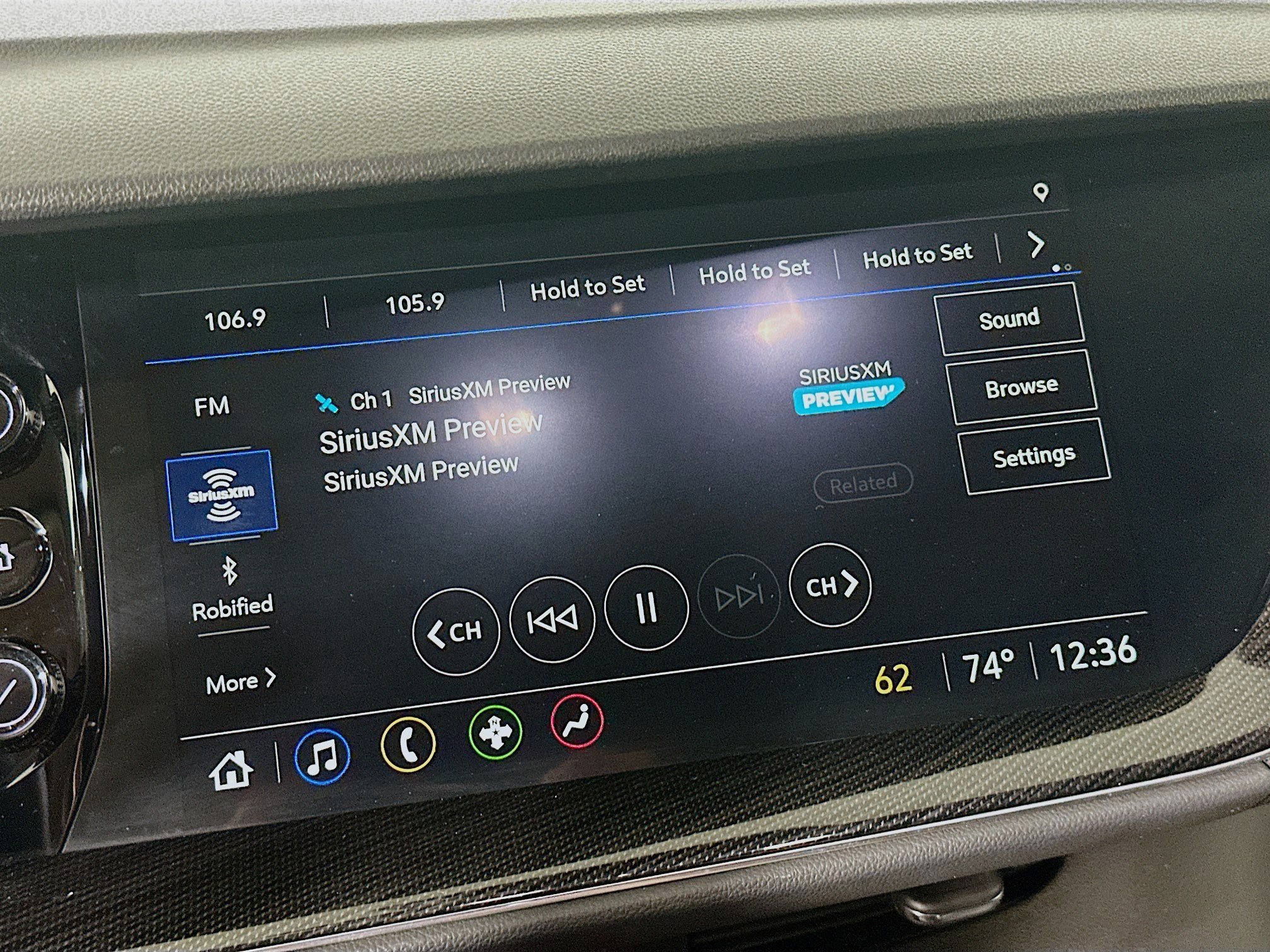 Used 2023 Buick Envision Essence w/ Sport Touring Package FWD image 21