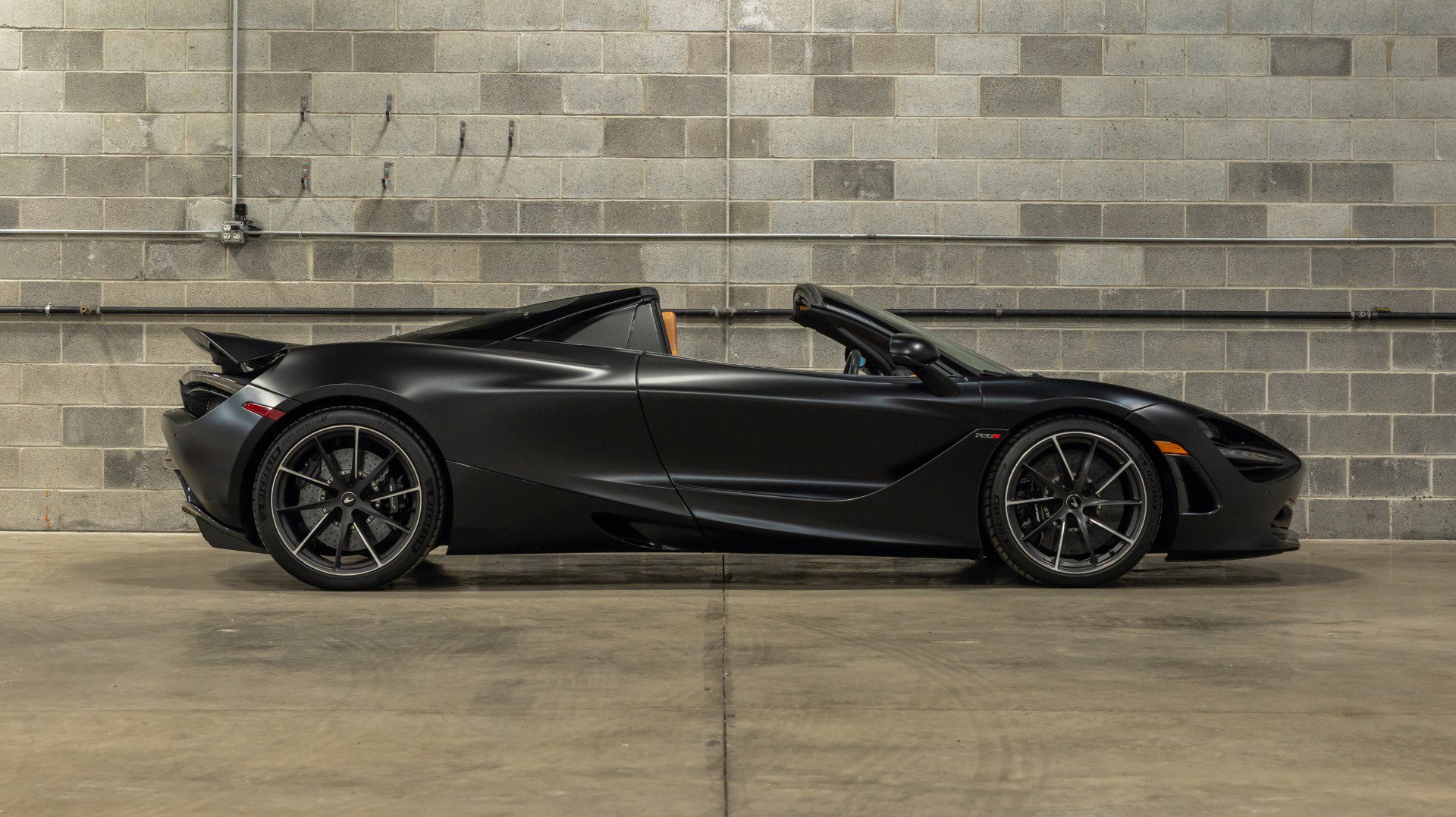 Used 2020 McLaren 720S Spider image 11
