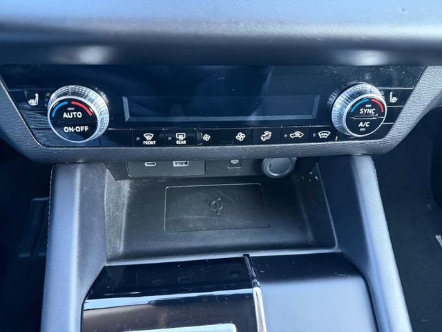 Used 2024 Mitsubishi Outlander SE Black Edition image 21