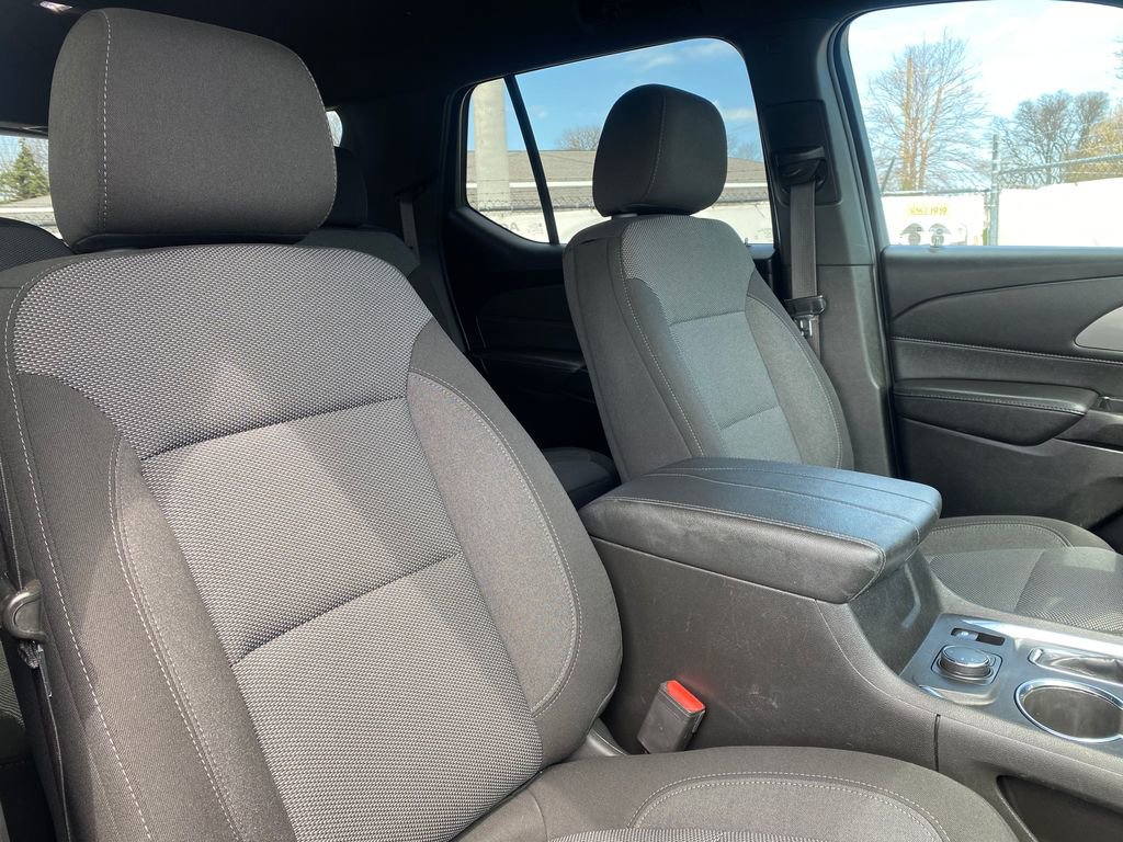 Used 2023 Chevrolet Traverse LT AWD/4WD image 17