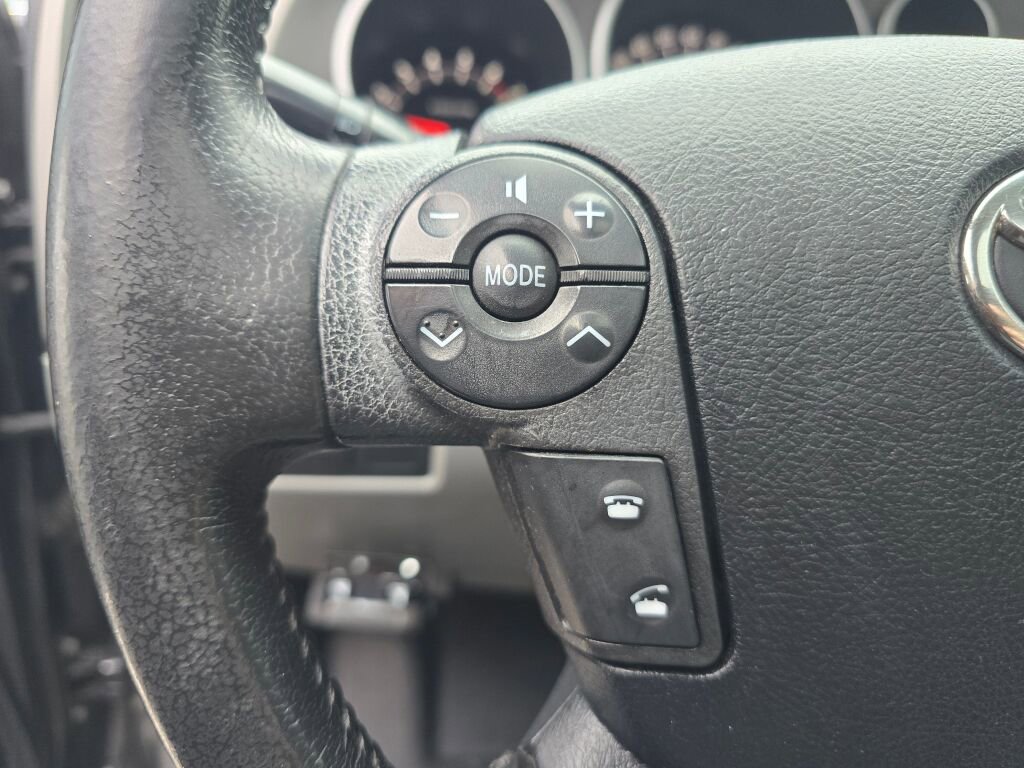 Used 2013 Toyota Tundra Platinum image 24