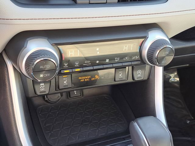 Used 2021 Toyota RAV4 XLE Premium AWD/4WD image 17