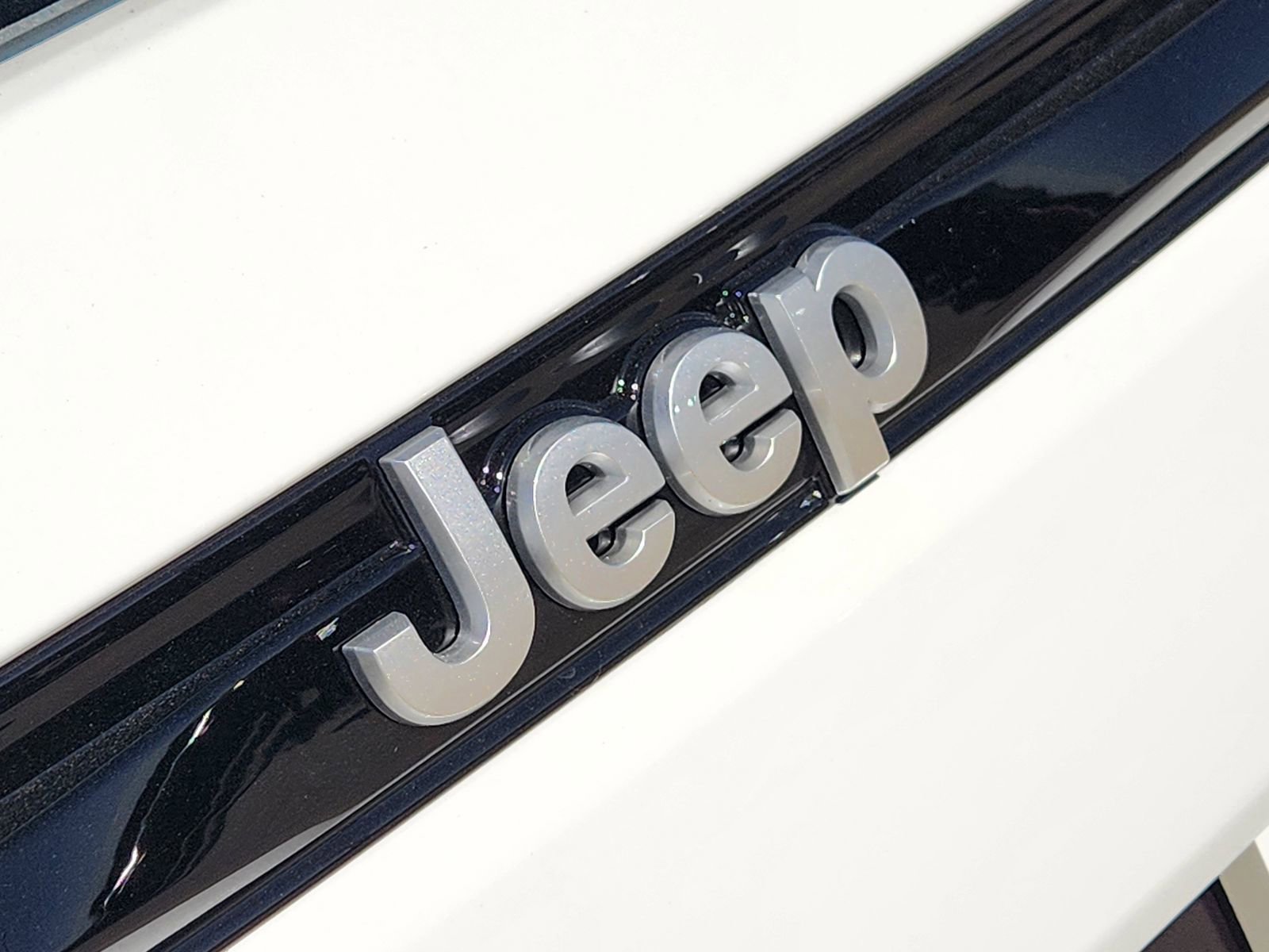 New 2026 Jeep Grand Cherokee Laredo RWD image 13
