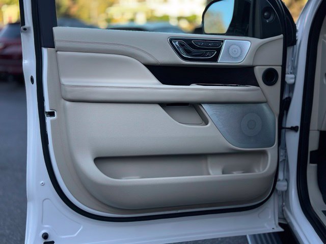 Used 2019 Lincoln Navigator L Reserve AWD/4WD image 10