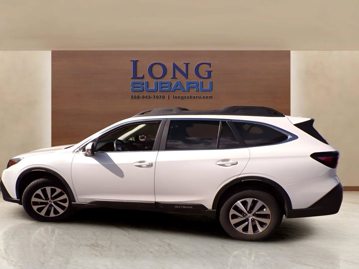 Used 2020 Subaru Outback Premium AWD/4WD image 2
