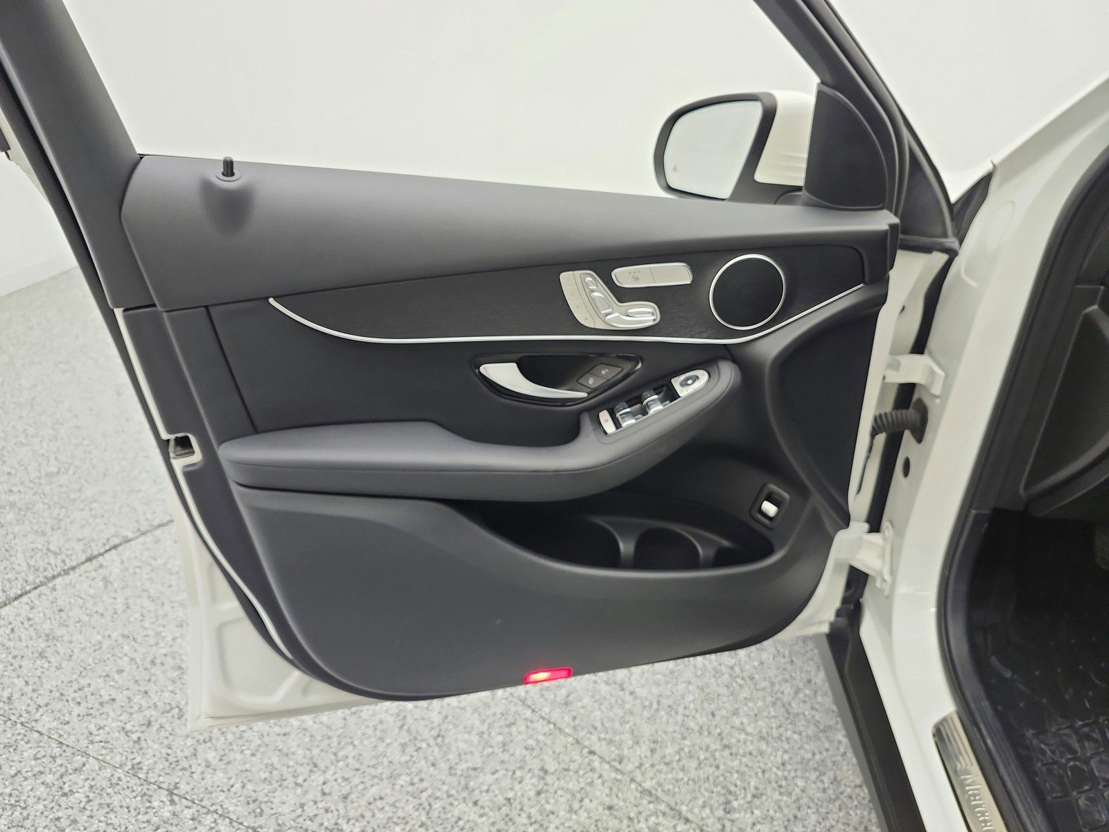 Used 2021 Mercedes-Benz GLC 300 image 14