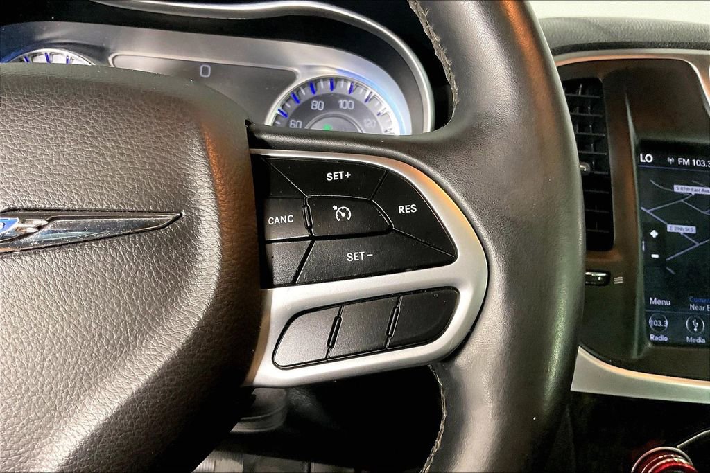Used 2018 Chrysler 300 Limited AWD/4WD image 28