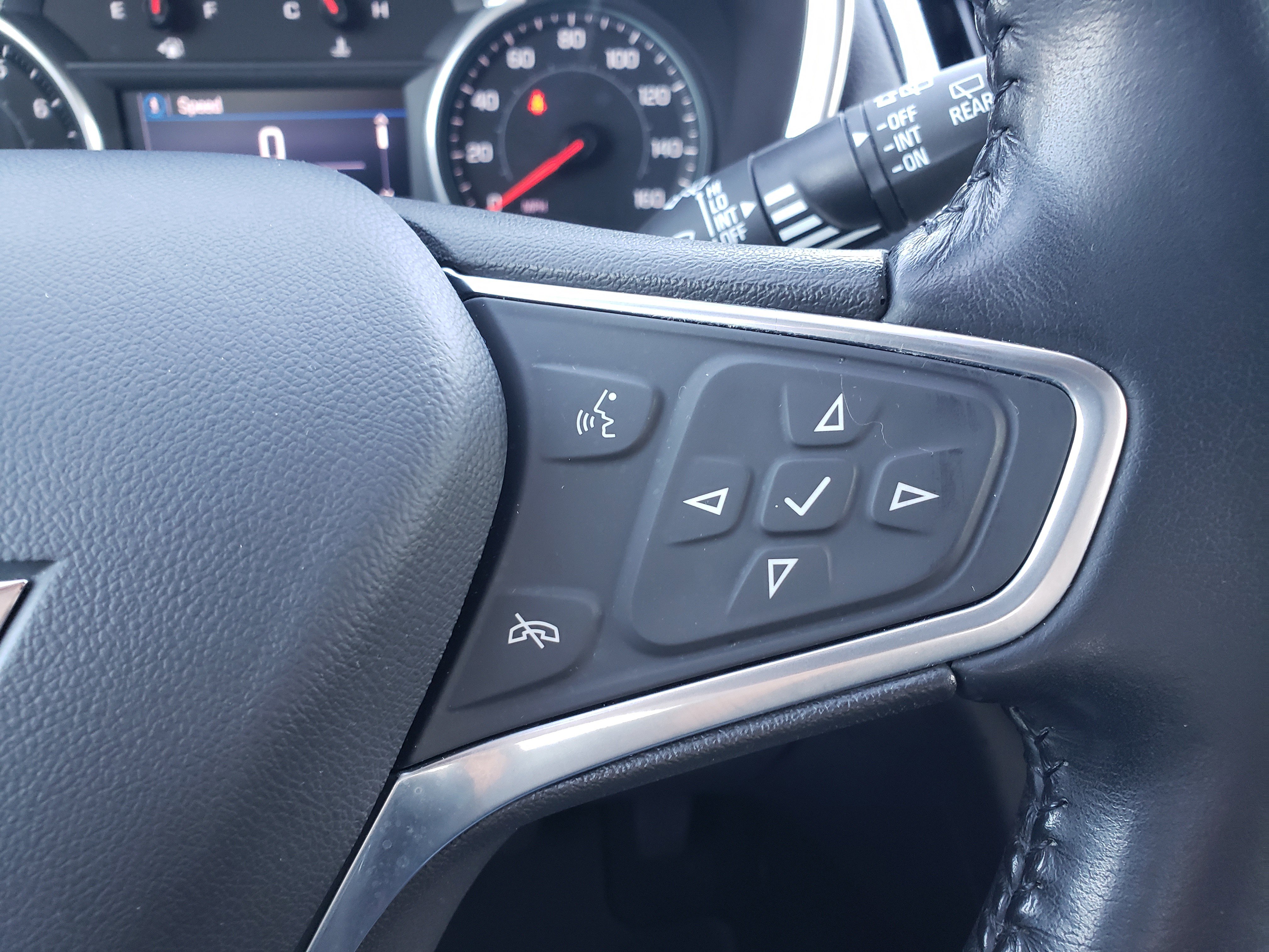 Used 2022 Chevrolet Equinox LT w/ Driver Convenience Package image 17