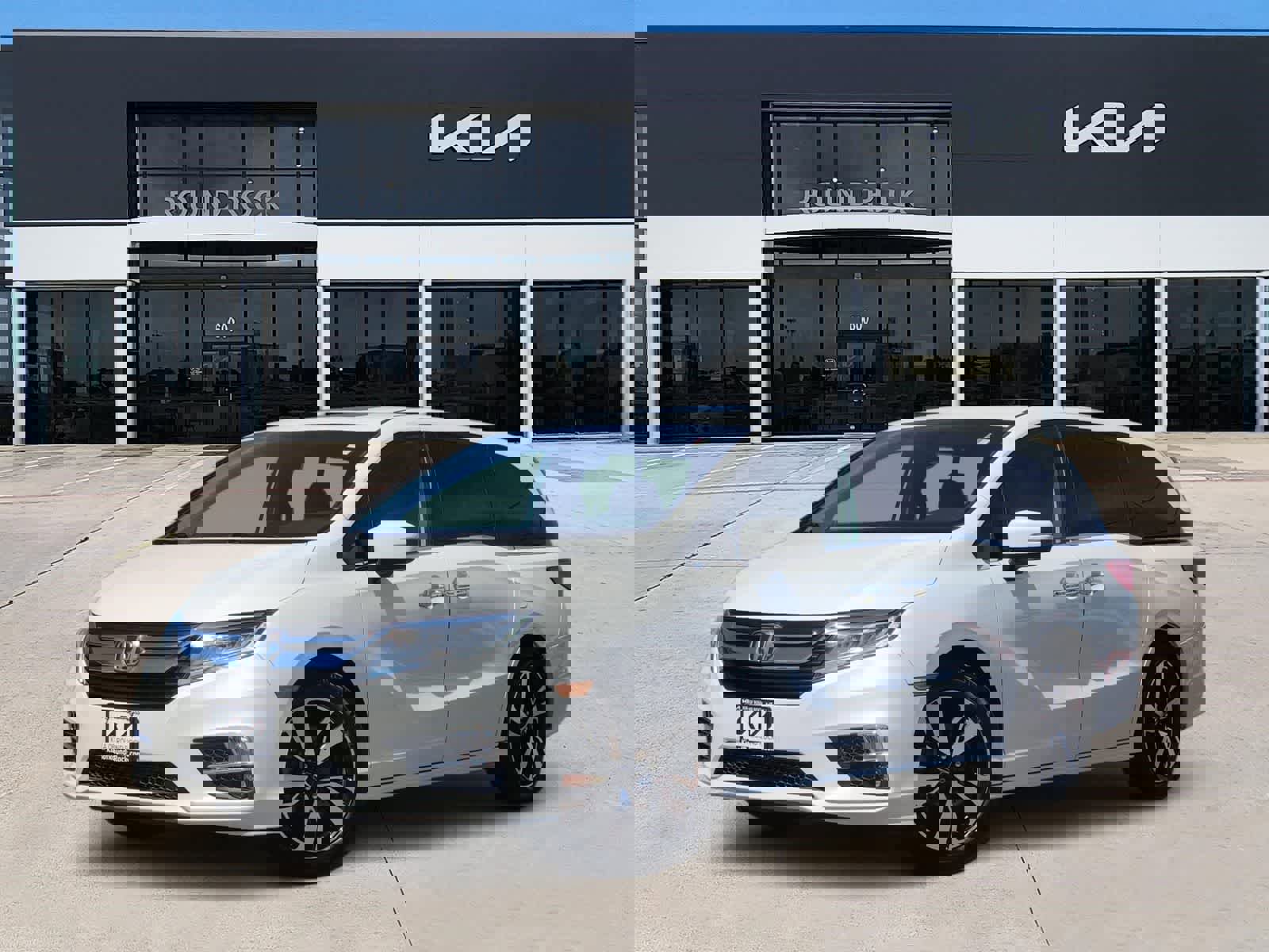 Used 2018 Honda Odyssey Elite image 1