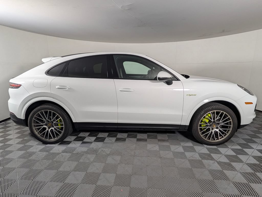 Certified 2023 Porsche Cayenne Platinum Edition AWD/4WD image 8