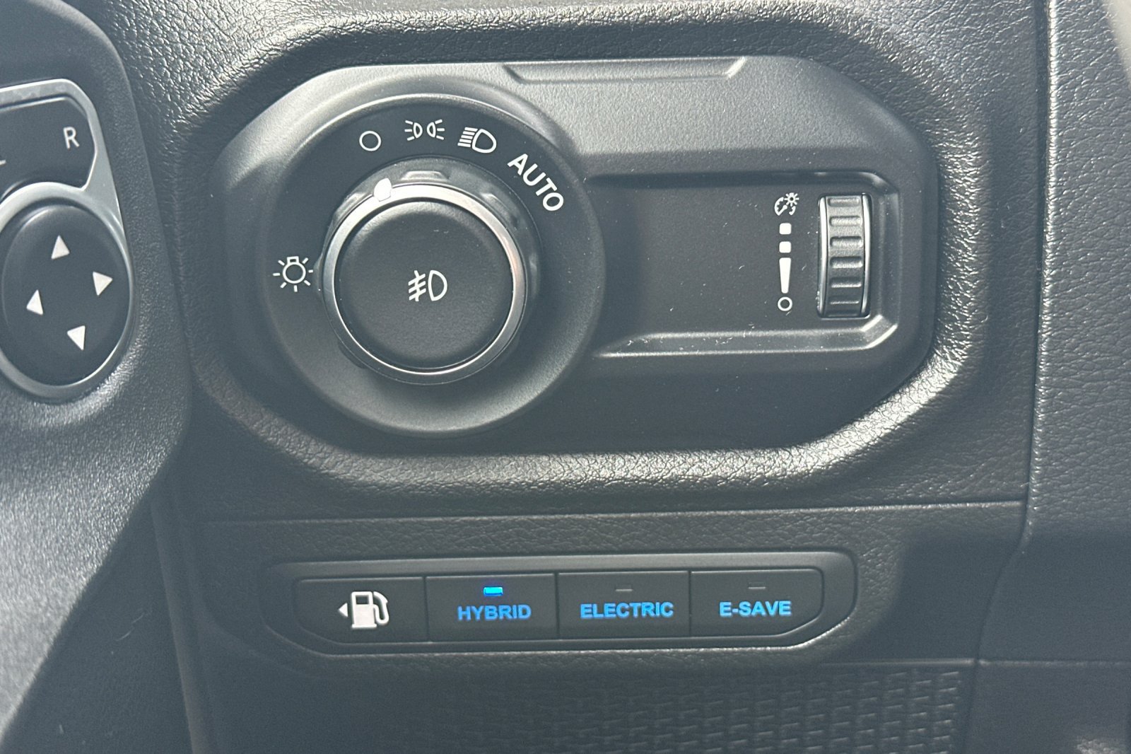 Used 2024 Jeep Wrangler Unlimited AWD/4WD image 34