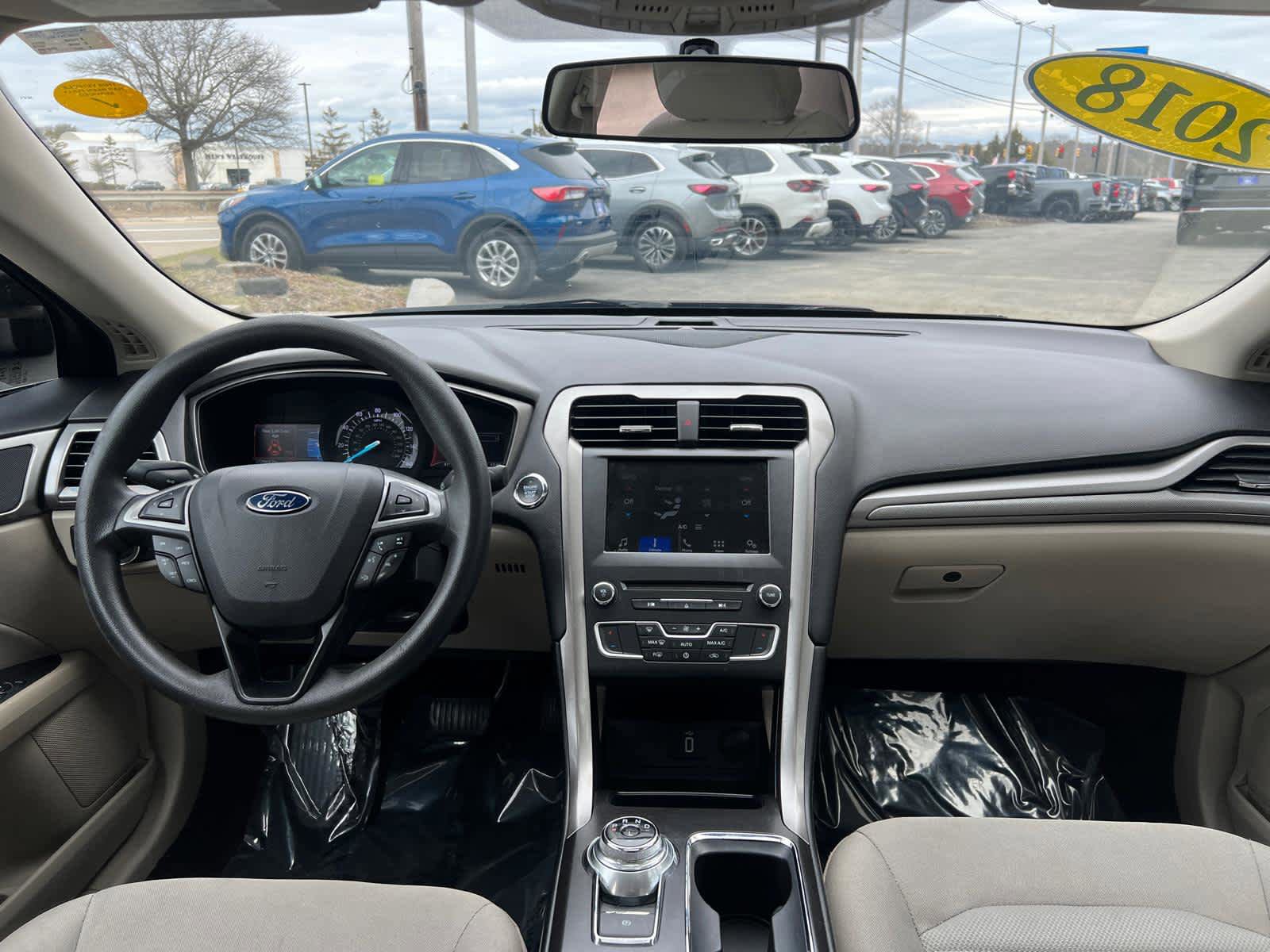 Used 2018 Ford Fusion SE w/ Fusion SE Technology Package image 35