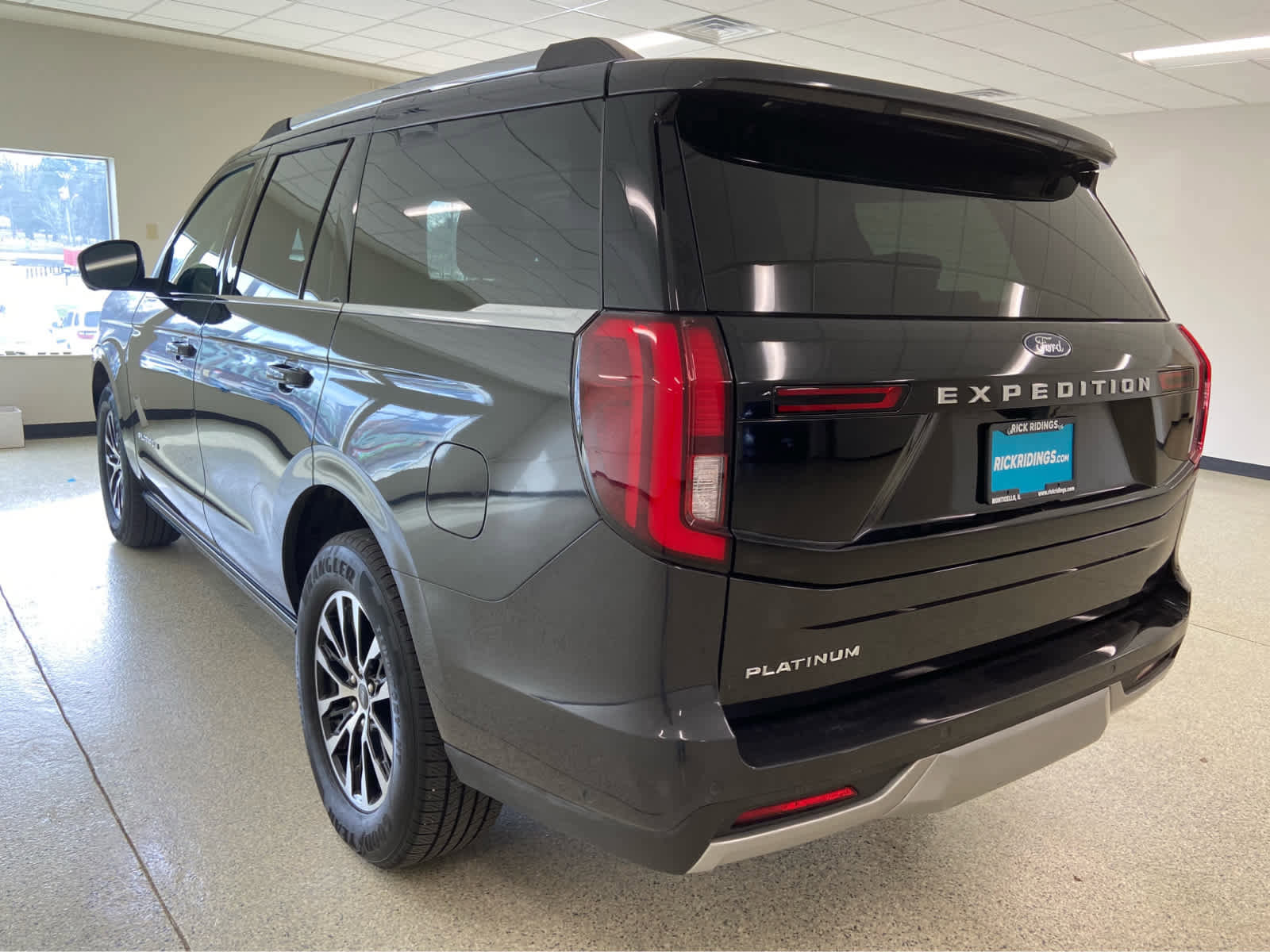 Used 2025 Ford Expedition Platinum image 15
