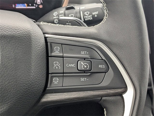 New 2025 Jeep Grand Cherokee Limited w/ Black Appearance Package image 27