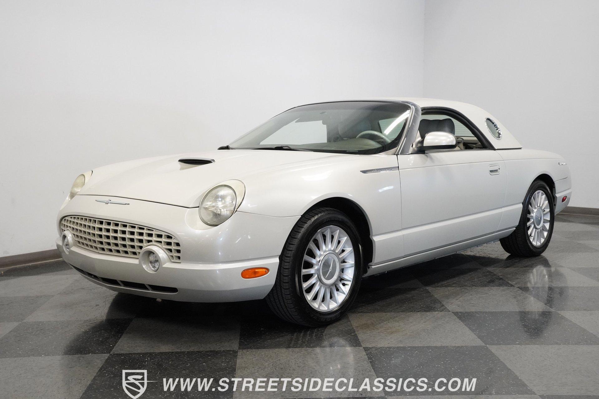 Used 2005 Ford Thunderbird 50th Anniversary image 7