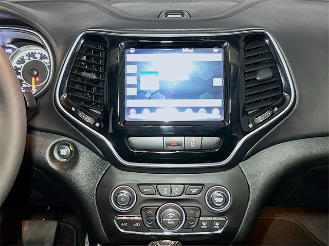 Used 2022 Jeep Cherokee Limited image 12