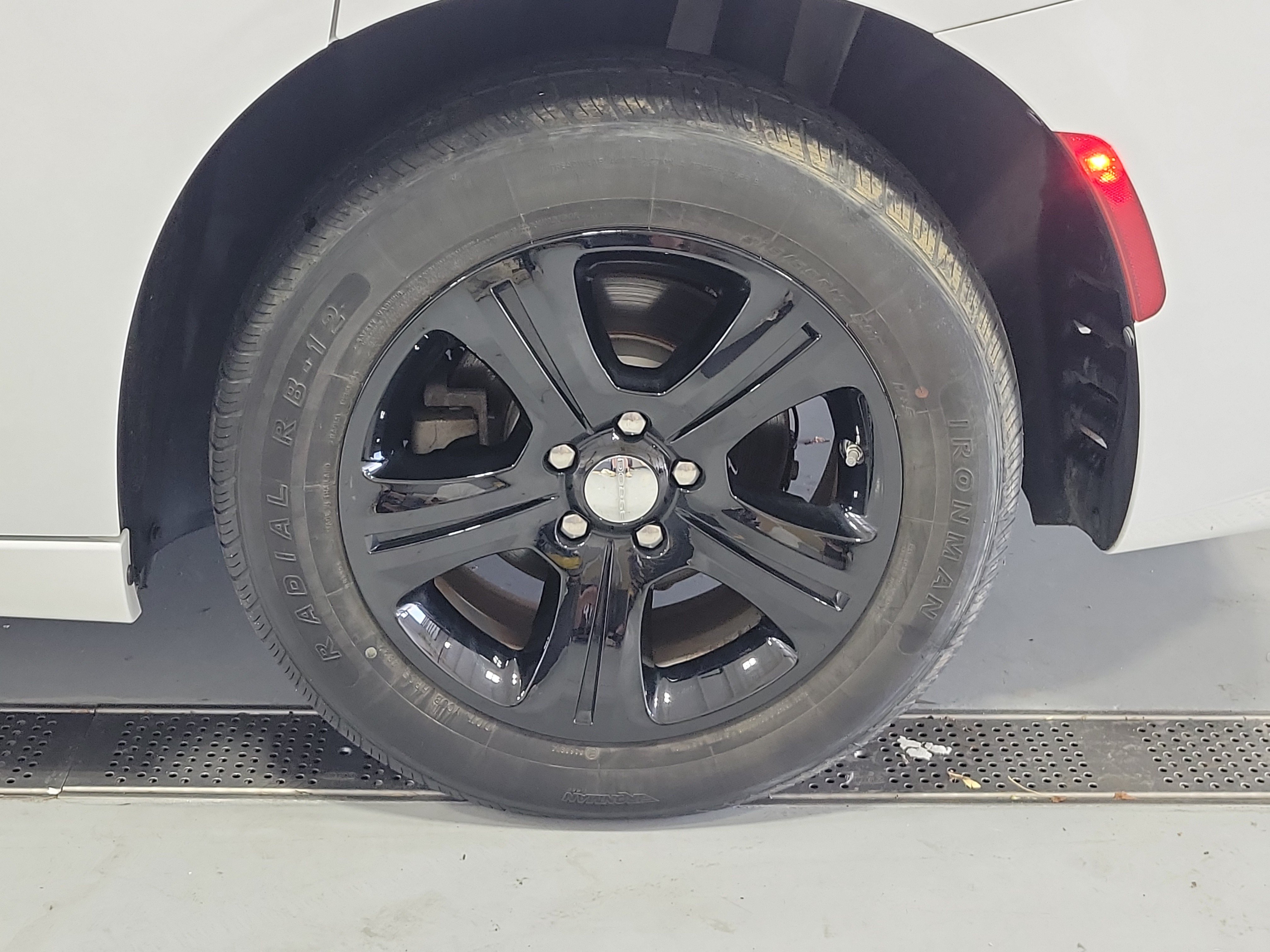 Used 2023 Dodge Charger SXT RWD image 5