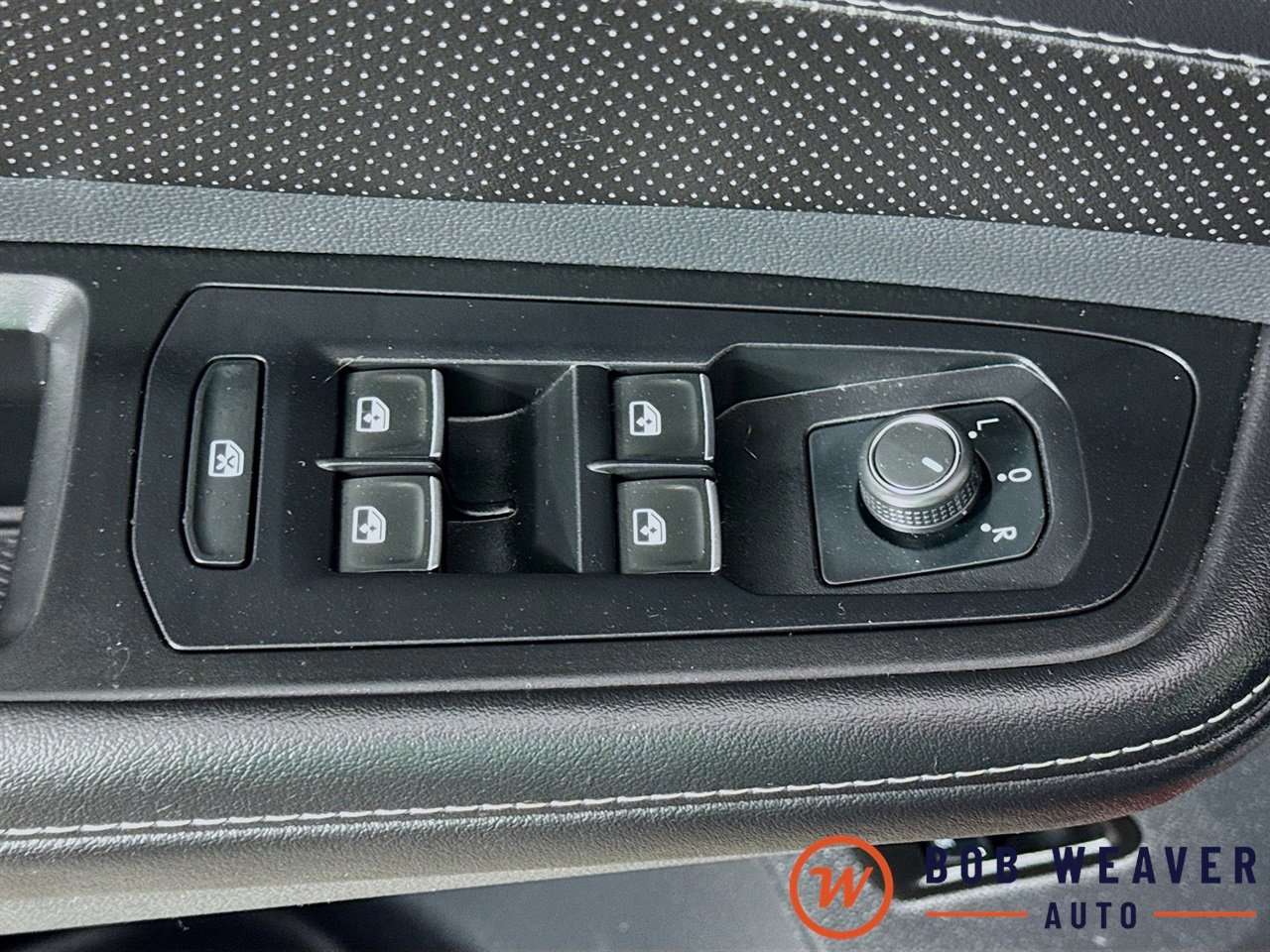 Used 2024 Volkswagen Atlas SE image 19