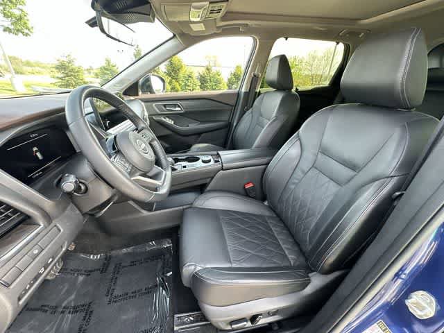Used 2023 Nissan Rogue Platinum AWD/4WD image 17