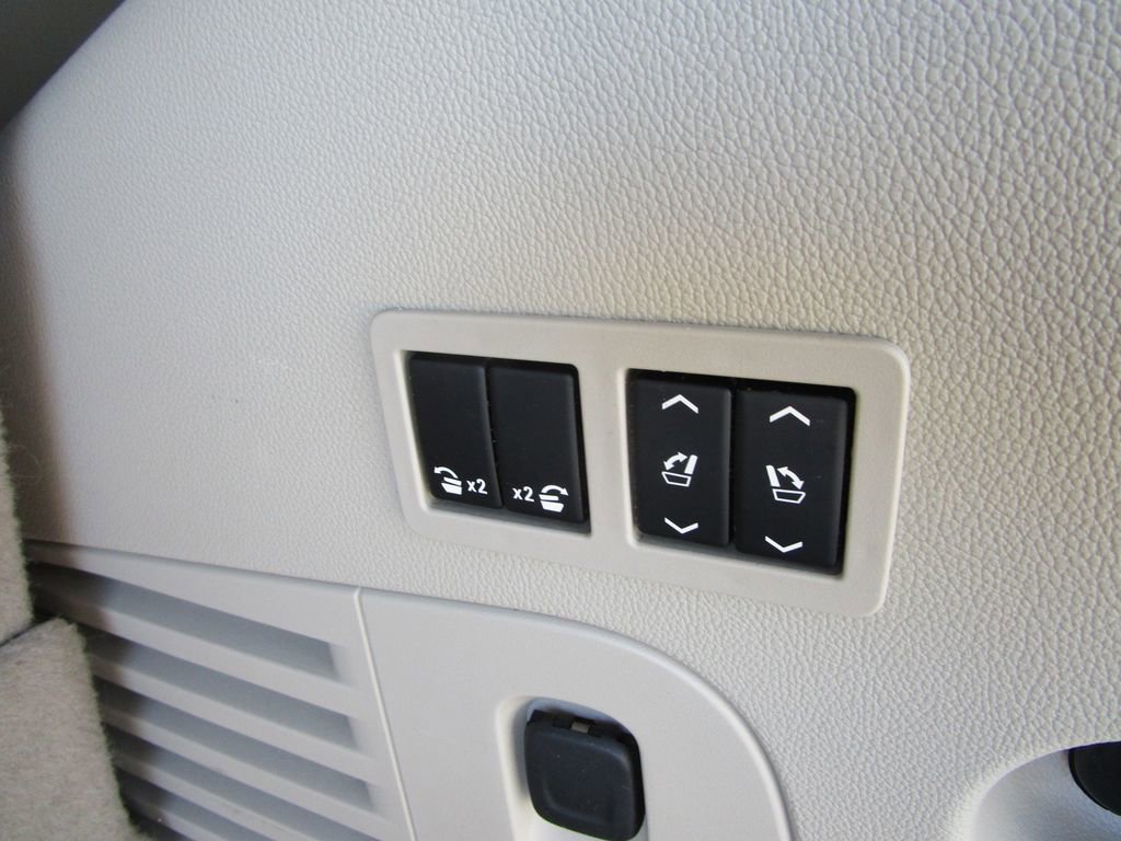 Used 2020 Cadillac Escalade Luxury image 16