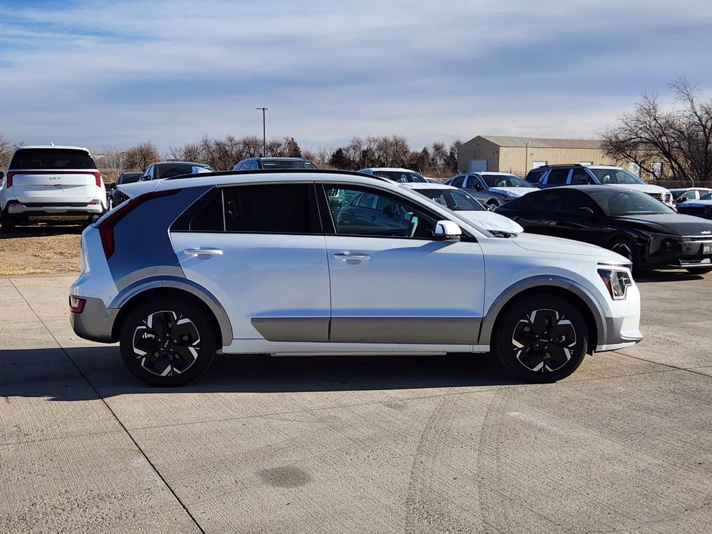 New 2025 Kia Niro Wave w/ Wave Preserve Package image 2
